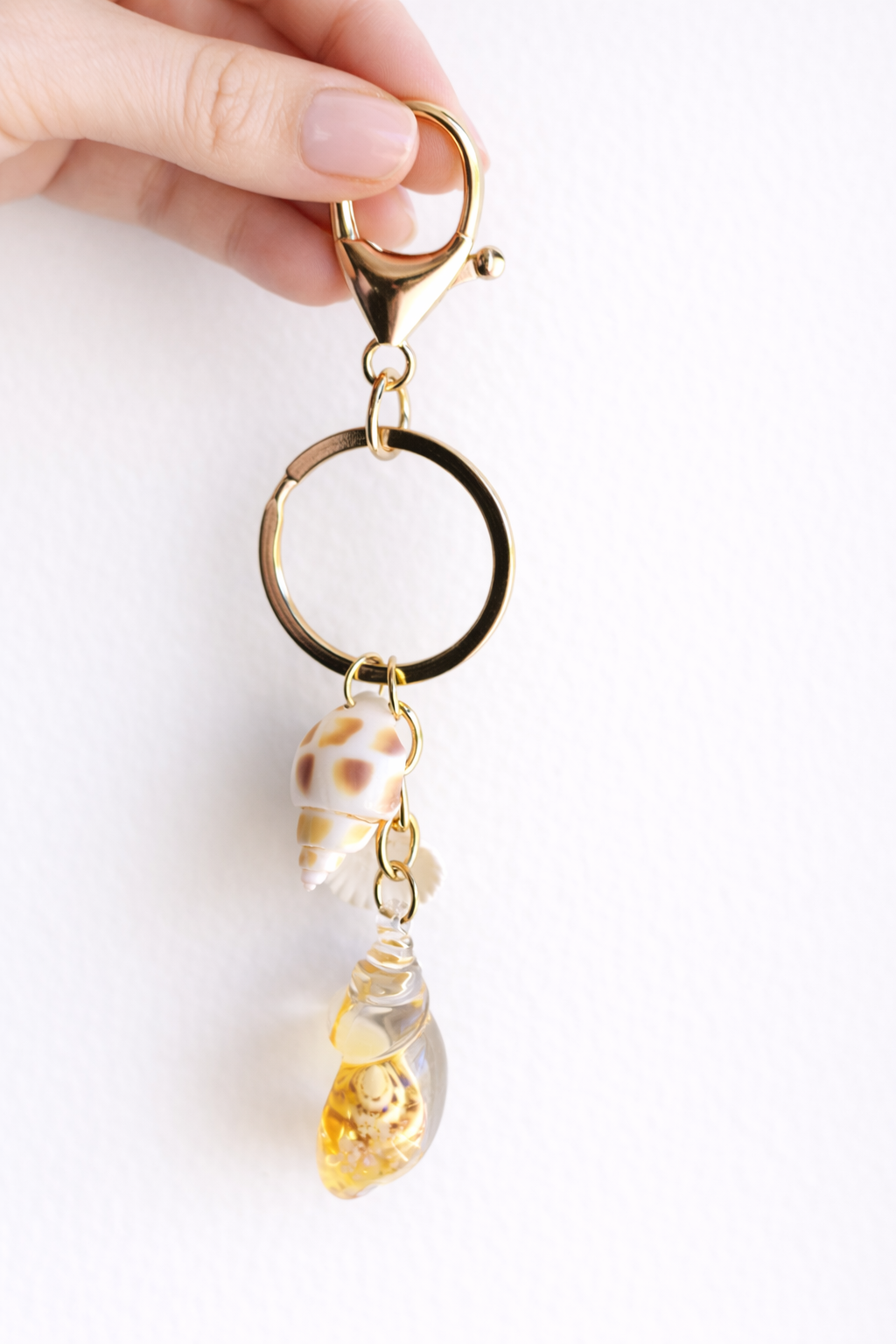 Ocean Seashell Keychain Beach Bag product photo 2 from Rey & Luck Co